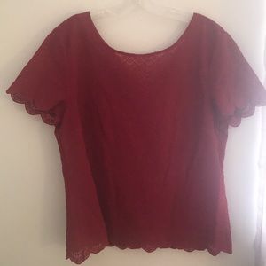 Previously loved embroidered top w scallop sleeve